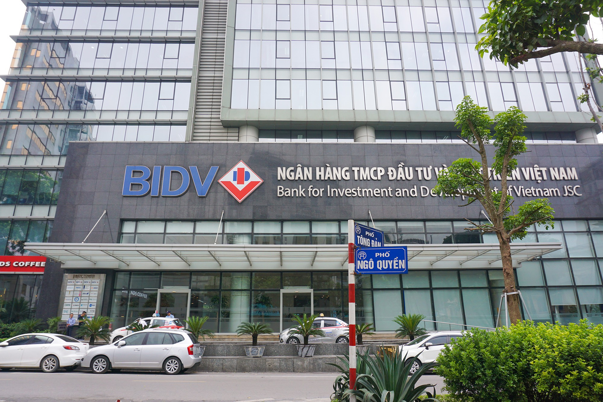 Dự án Trụ sở công ty chứng khoán BIDV (BSC) Hoàn Kiếm, Hà Nội lắp đặt cửa thép chống cháy vân gỗ