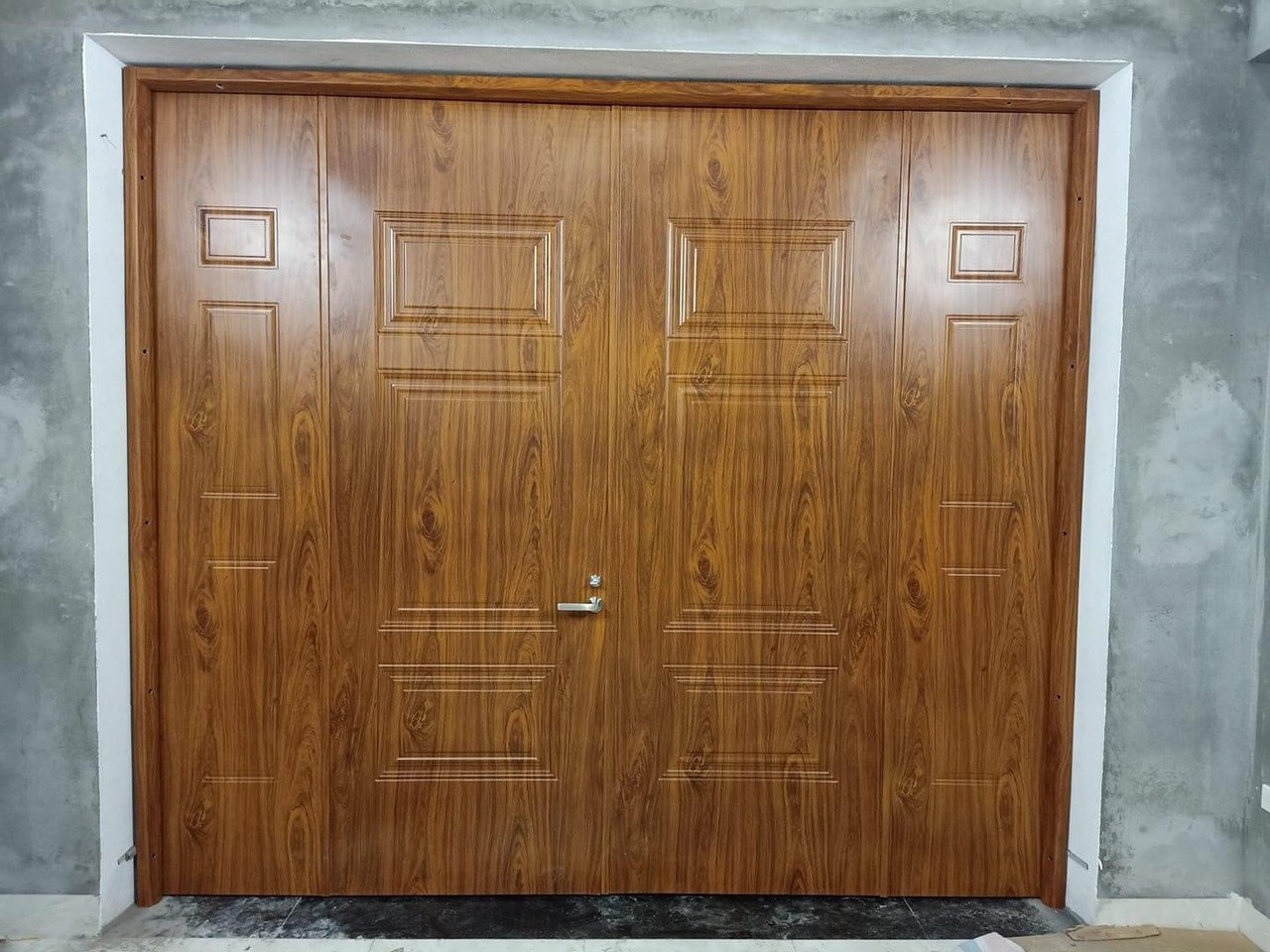 Cửa thép vân gỗ 4 cánh lệch SB-TVG 11